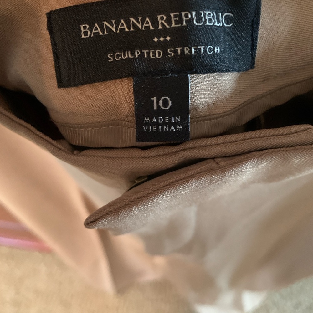 Banana Republic Tan Trousers - Picture 2 of 5